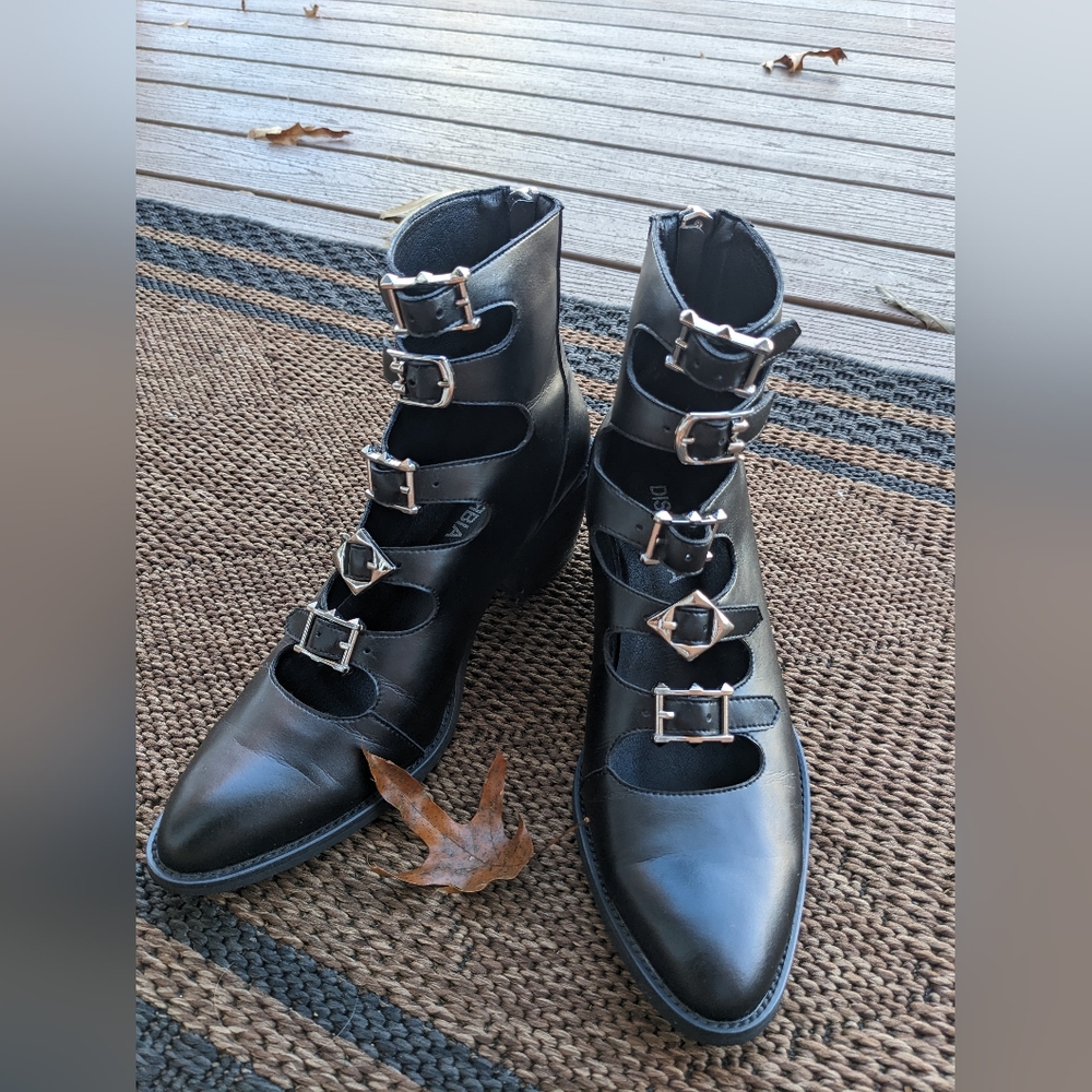 Disturbia Bridget Buckle Boots